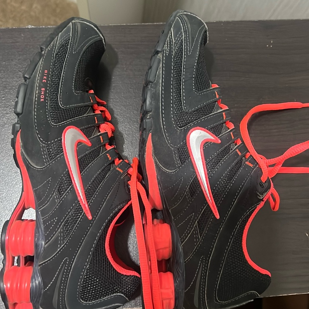 Nike women size 8.5 in very good condition